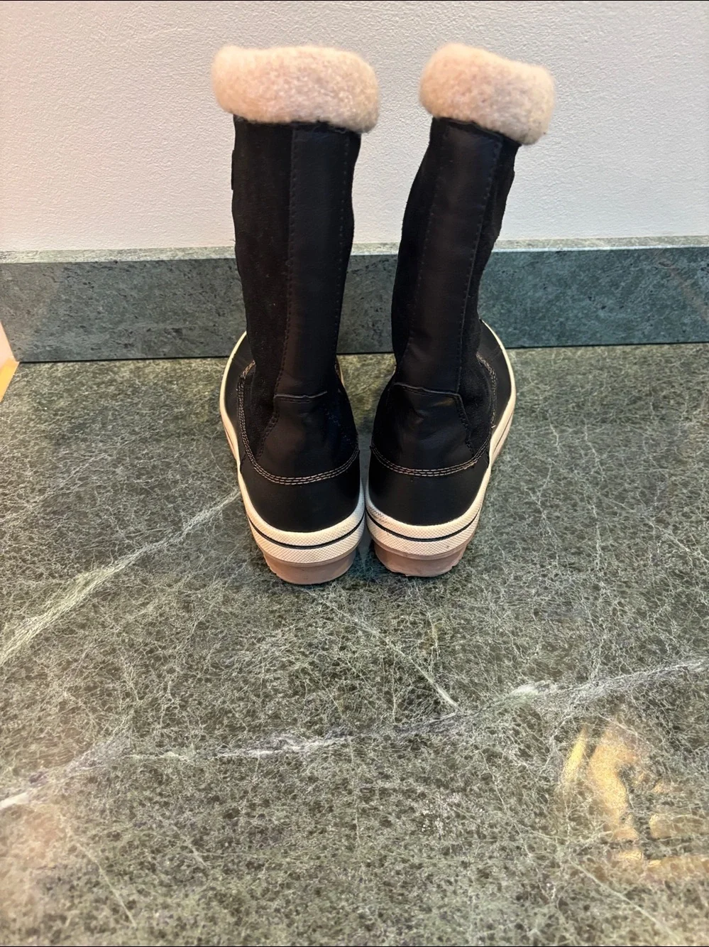 Women's Winter Carnival boots 🥾 with waterproof rubber shell and nylon upper